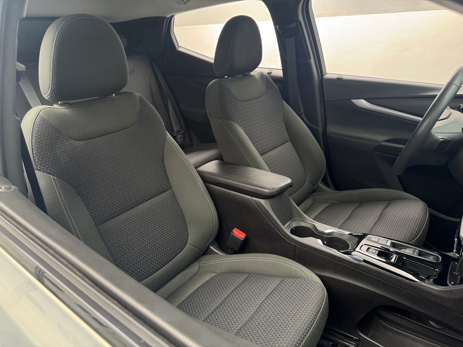 Thumbnail: 2023 Chevrolet Bolt EUV - 2