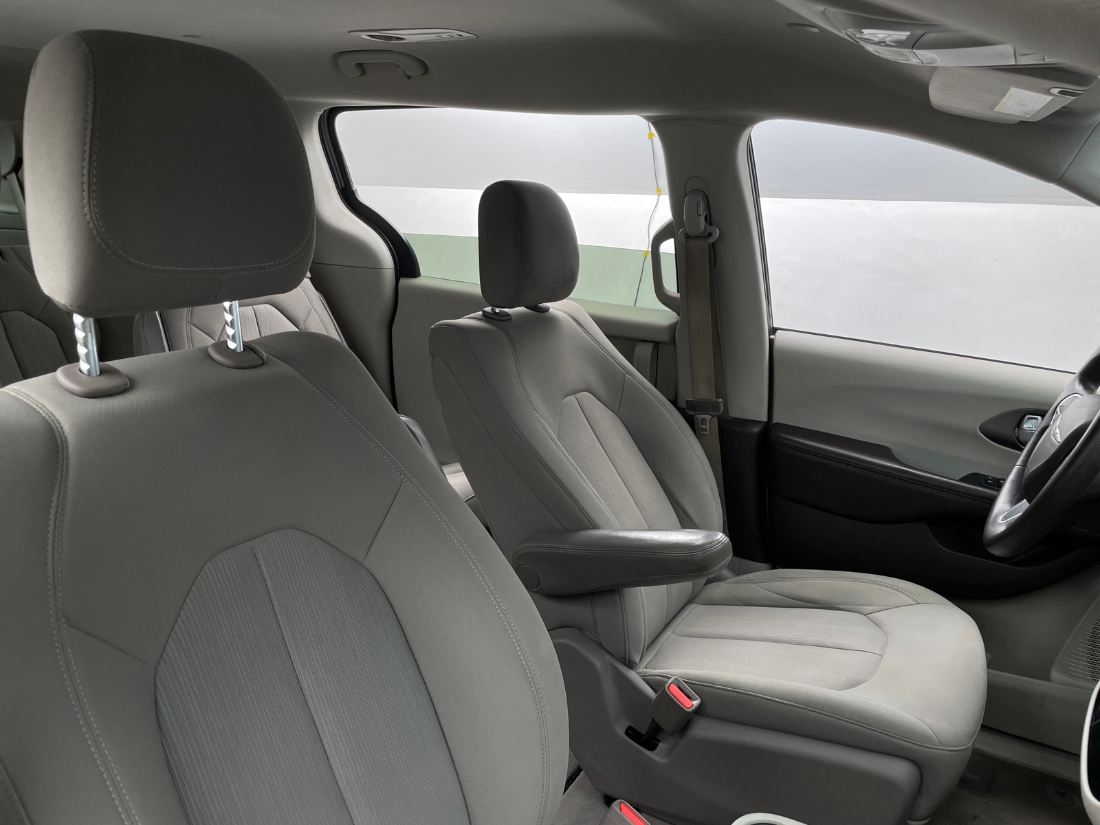 Thumbnail: 2020 Chrysler Voyager - 2