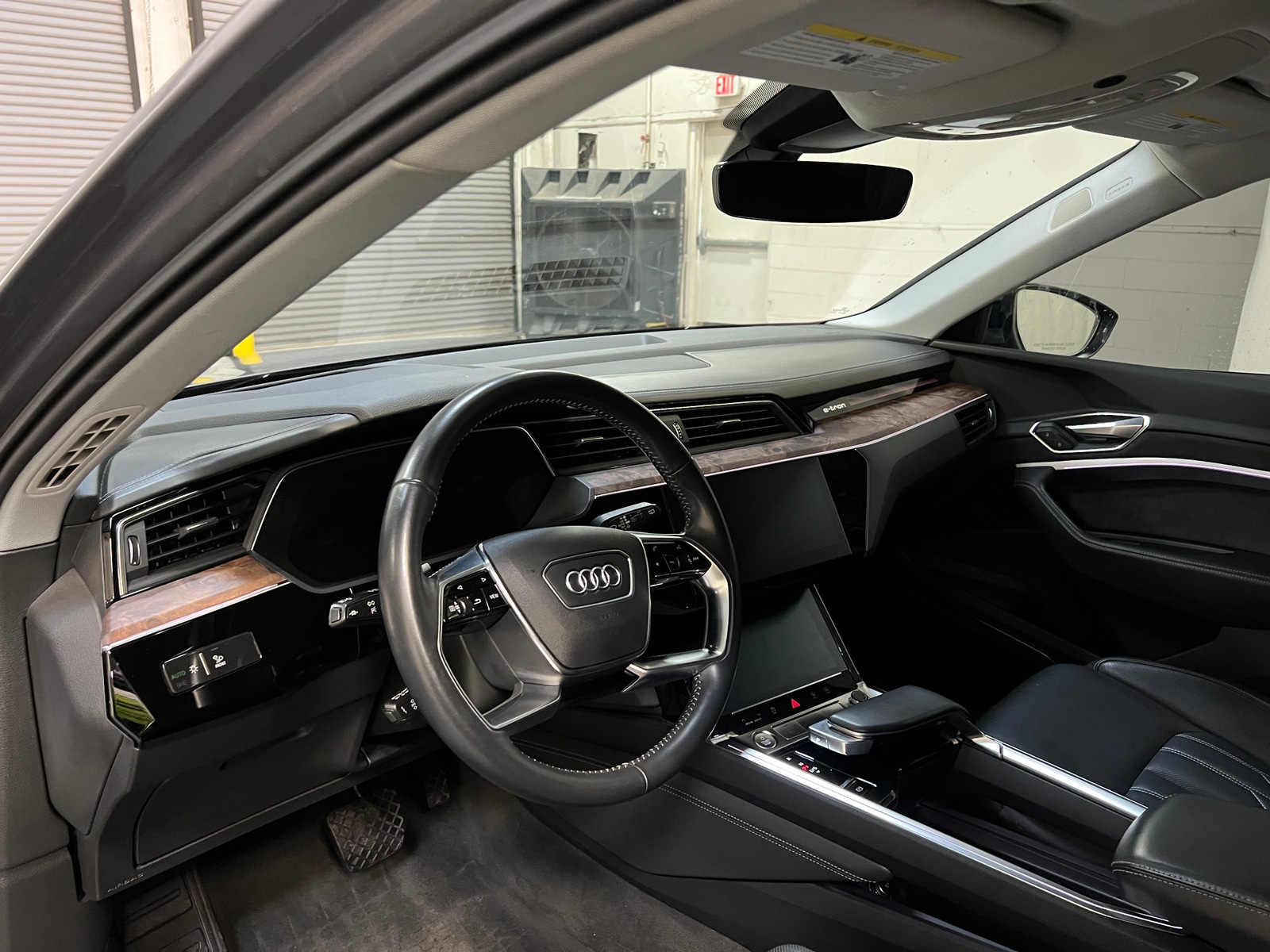 Thumbnail: 2019 Audi e-tron - 2