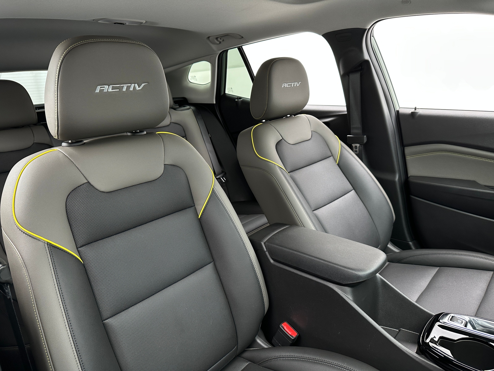 Thumbnail: 2025 Chevrolet Trax - 2