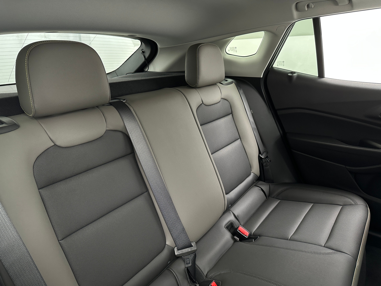 Thumbnail: 2025 Chevrolet Trax - 6
