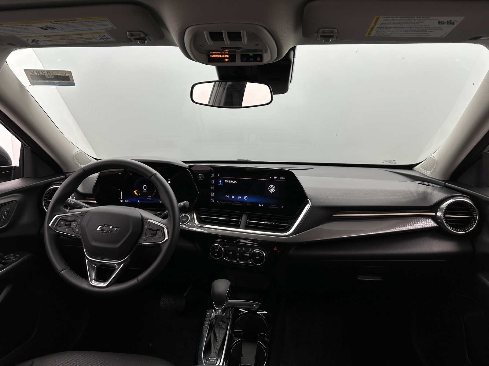 Thumbnail: 2025 Chevrolet Trax - 3
