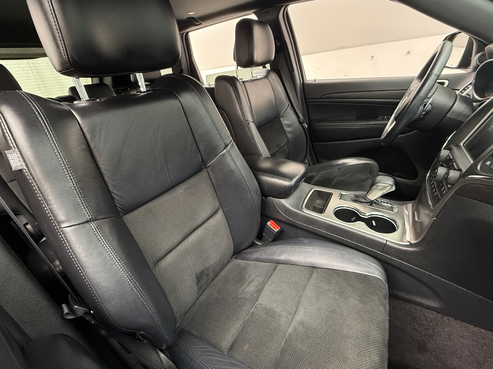 Thumbnail: 2017 Jeep Grand Cherokee - 2