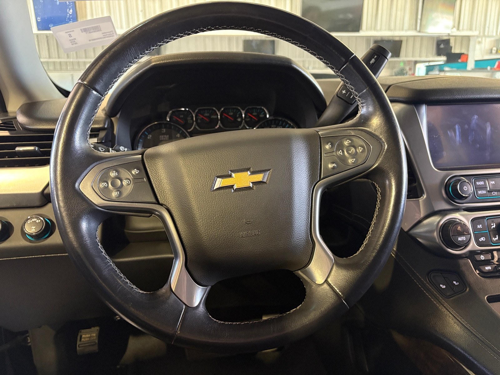 Thumbnail: 2019 Chevrolet Suburban - 4