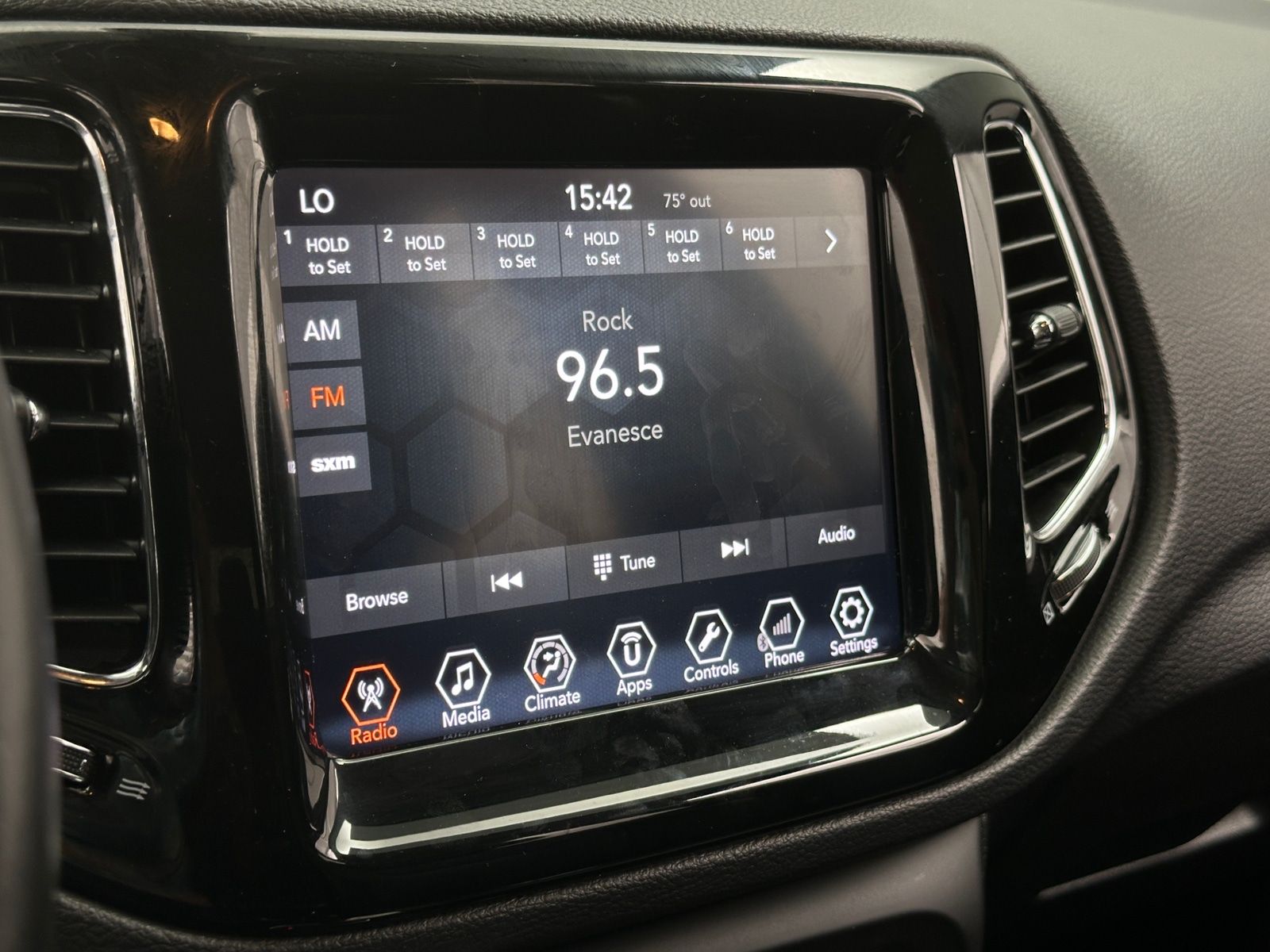 Thumbnail: 2018 Jeep Compass - 3