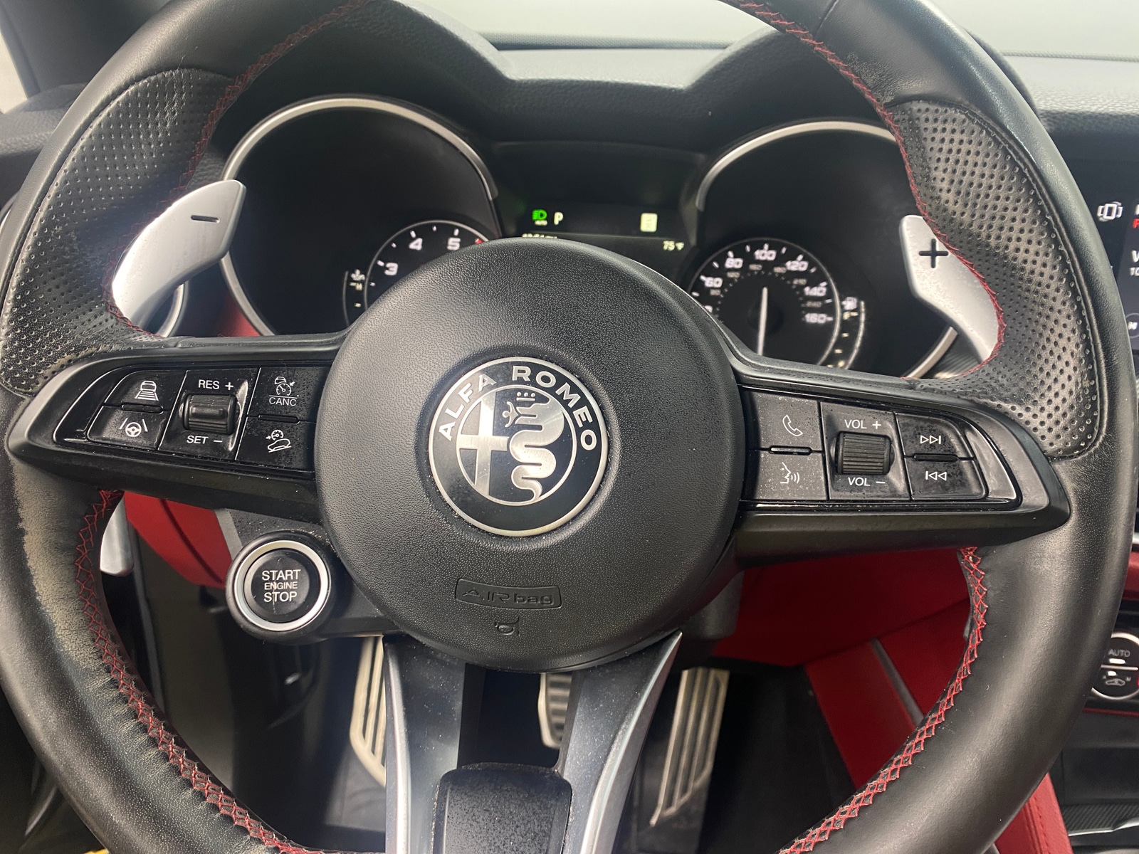 Thumbnail: 2021 Alfa Romeo Stelvio - 4