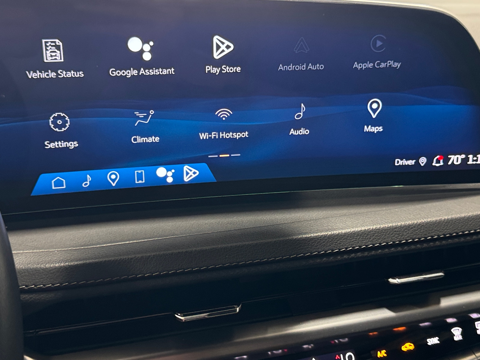 Thumbnail: 2024 Cadillac XT4 - 3