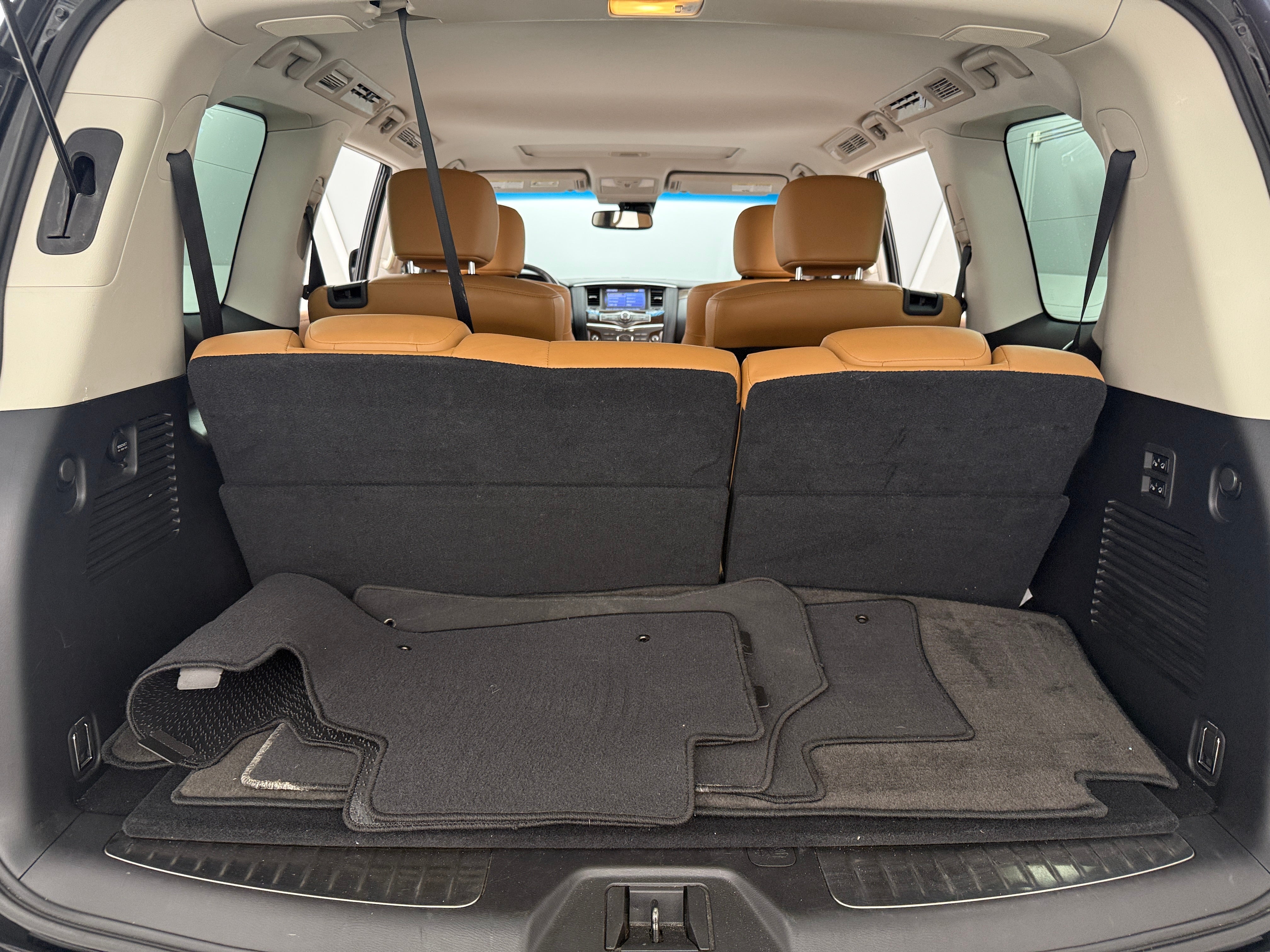 Thumbnail: 2017 INFINITI QX80 - 6