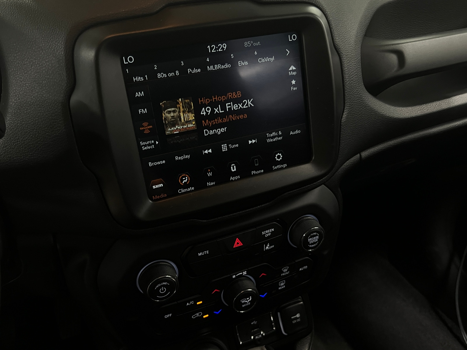 Thumbnail: 2023 Jeep Renegade - 4