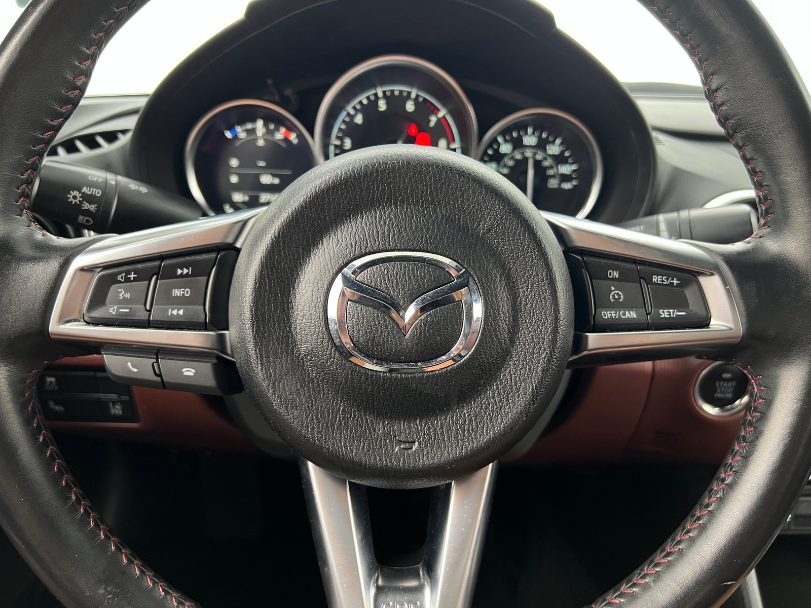 Thumbnail: 2018 Mazda MX-5 Miata - 4