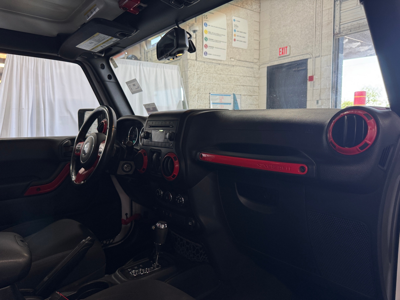 Thumbnail: 2017 Jeep Wrangler - 3