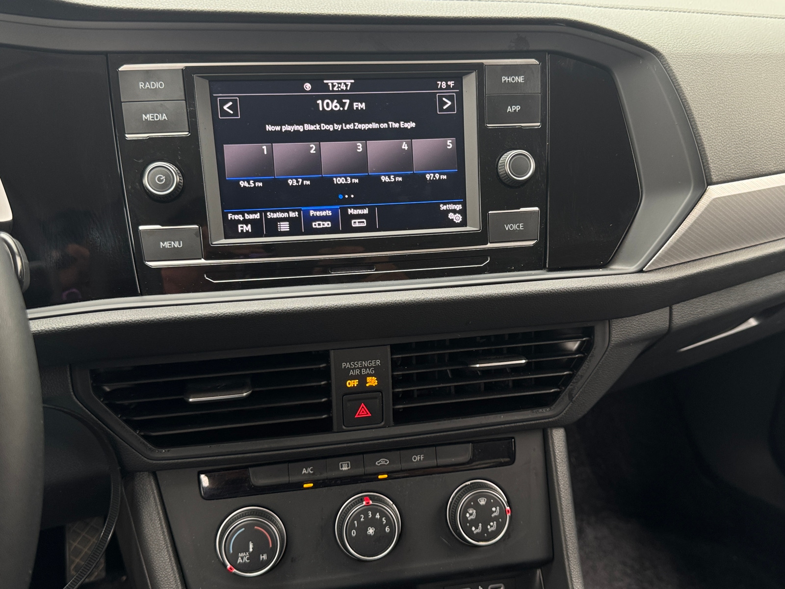 Thumbnail: 2024 Volkswagen Jetta - 4