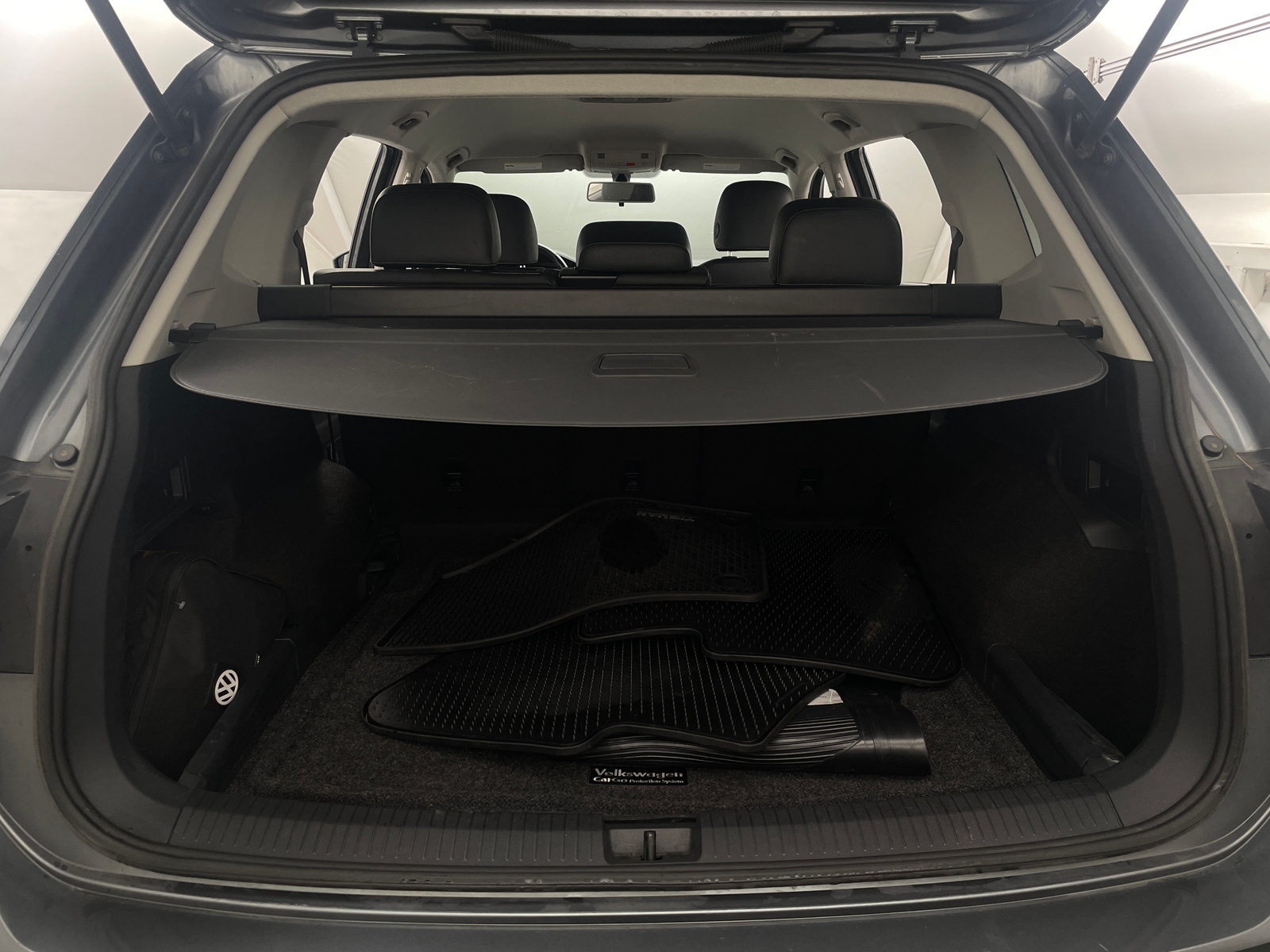 Thumbnail: 2018 Volkswagen Tiguan - 6