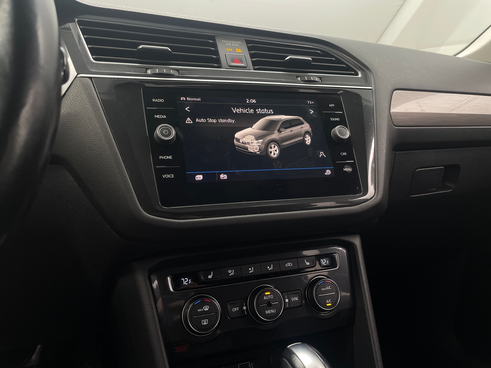 Thumbnail: 2018 Volkswagen Tiguan - 3