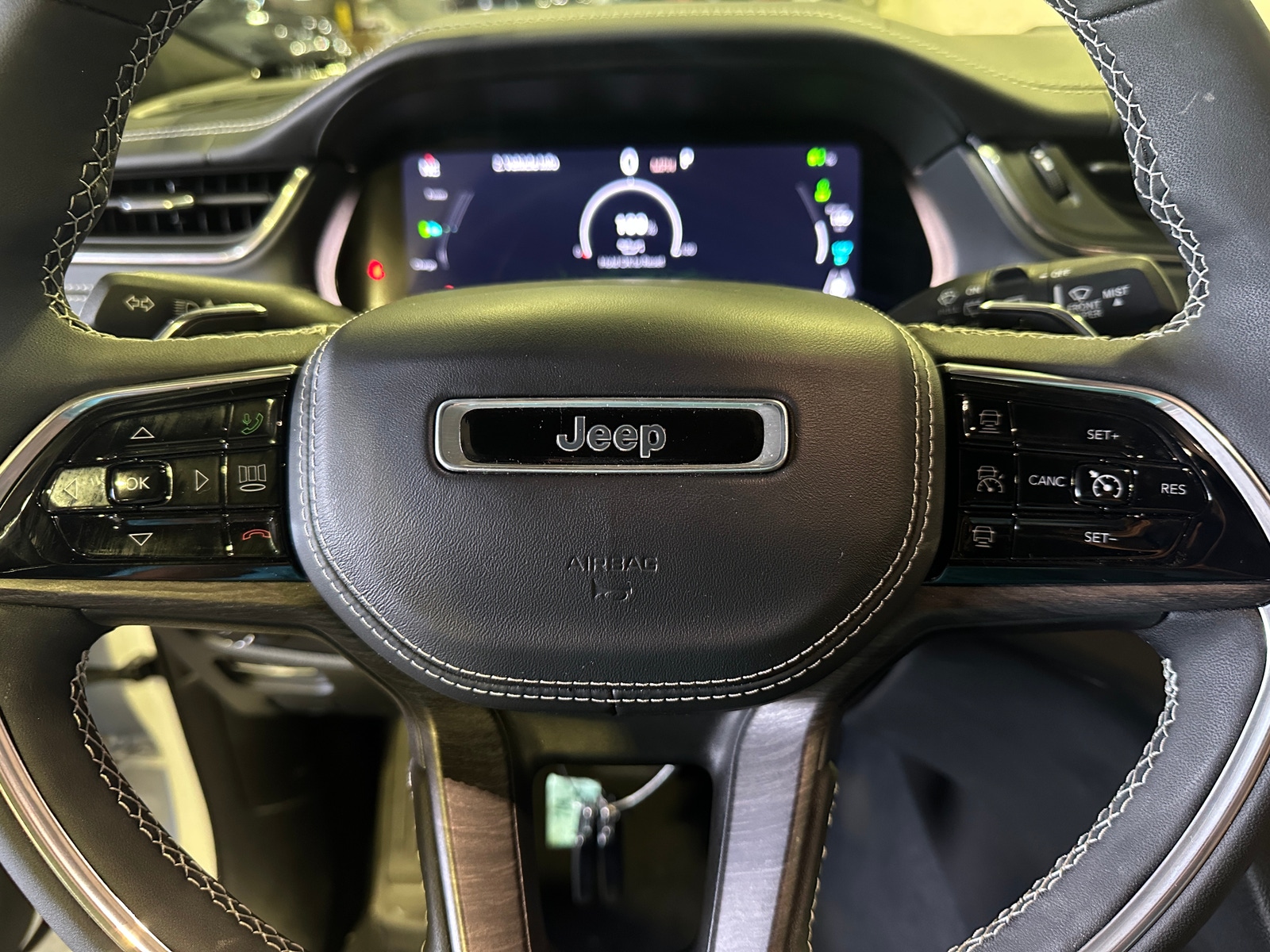Thumbnail: 2023 Jeep Grand Cherokee - 4