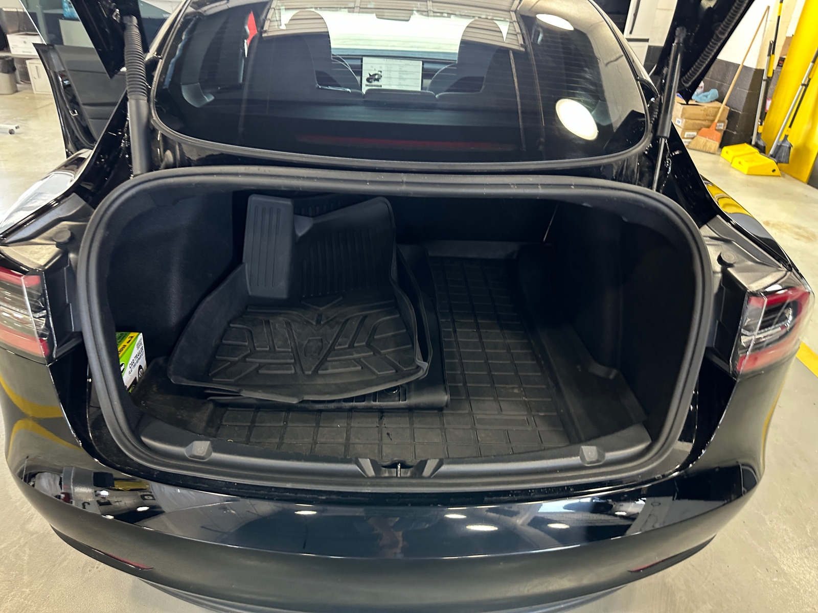 Thumbnail: 2023 Tesla Model 3 - 6