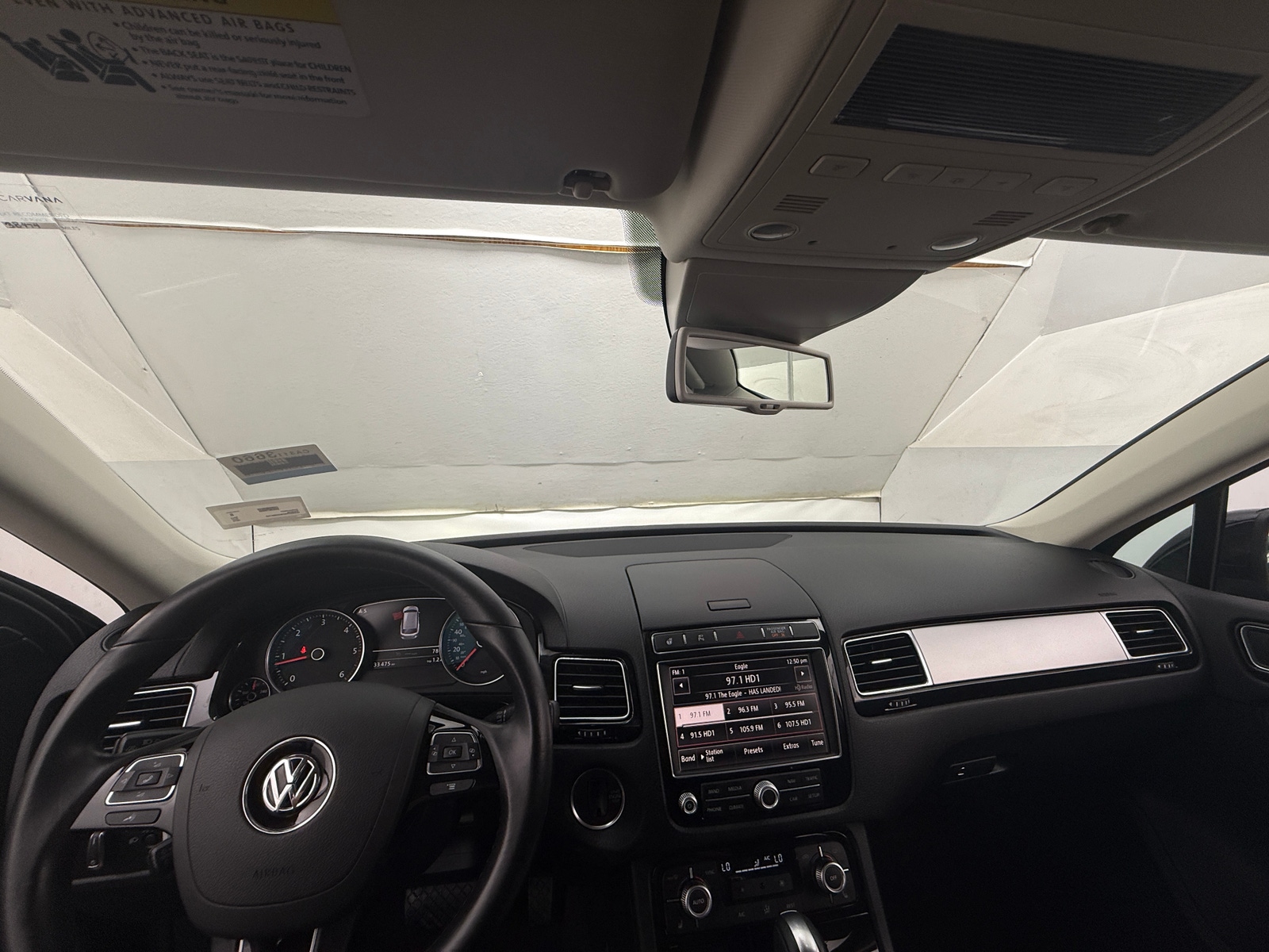Thumbnail: 2016 Volkswagen Touareg - 3