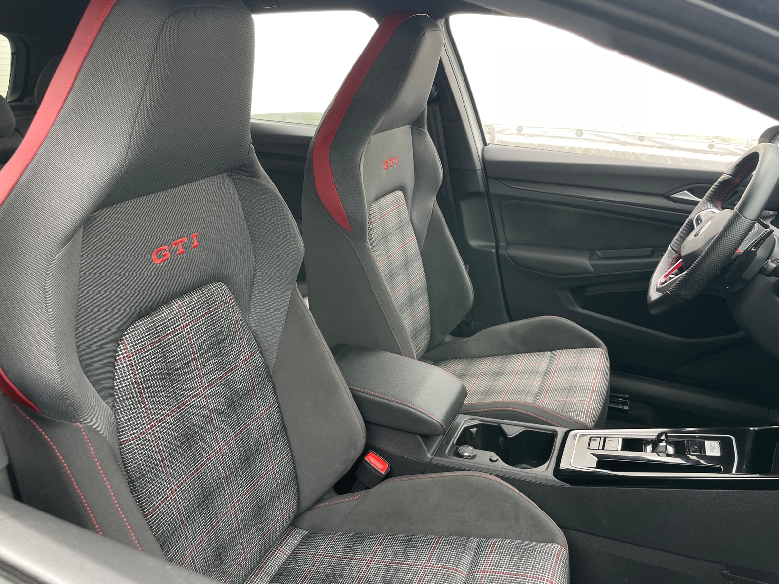 Thumbnail: 2023 Volkswagen Golf - 2