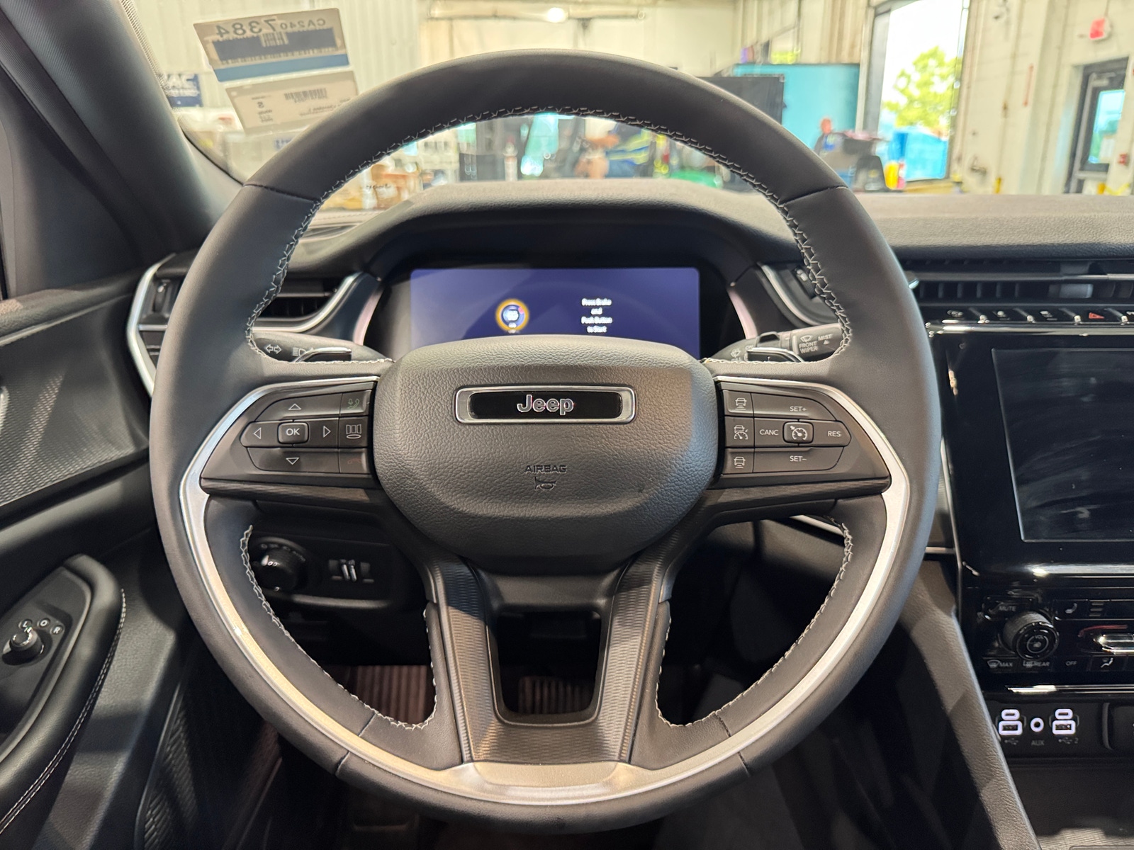 Thumbnail: 2023 Jeep Grand Cherokee L - 5