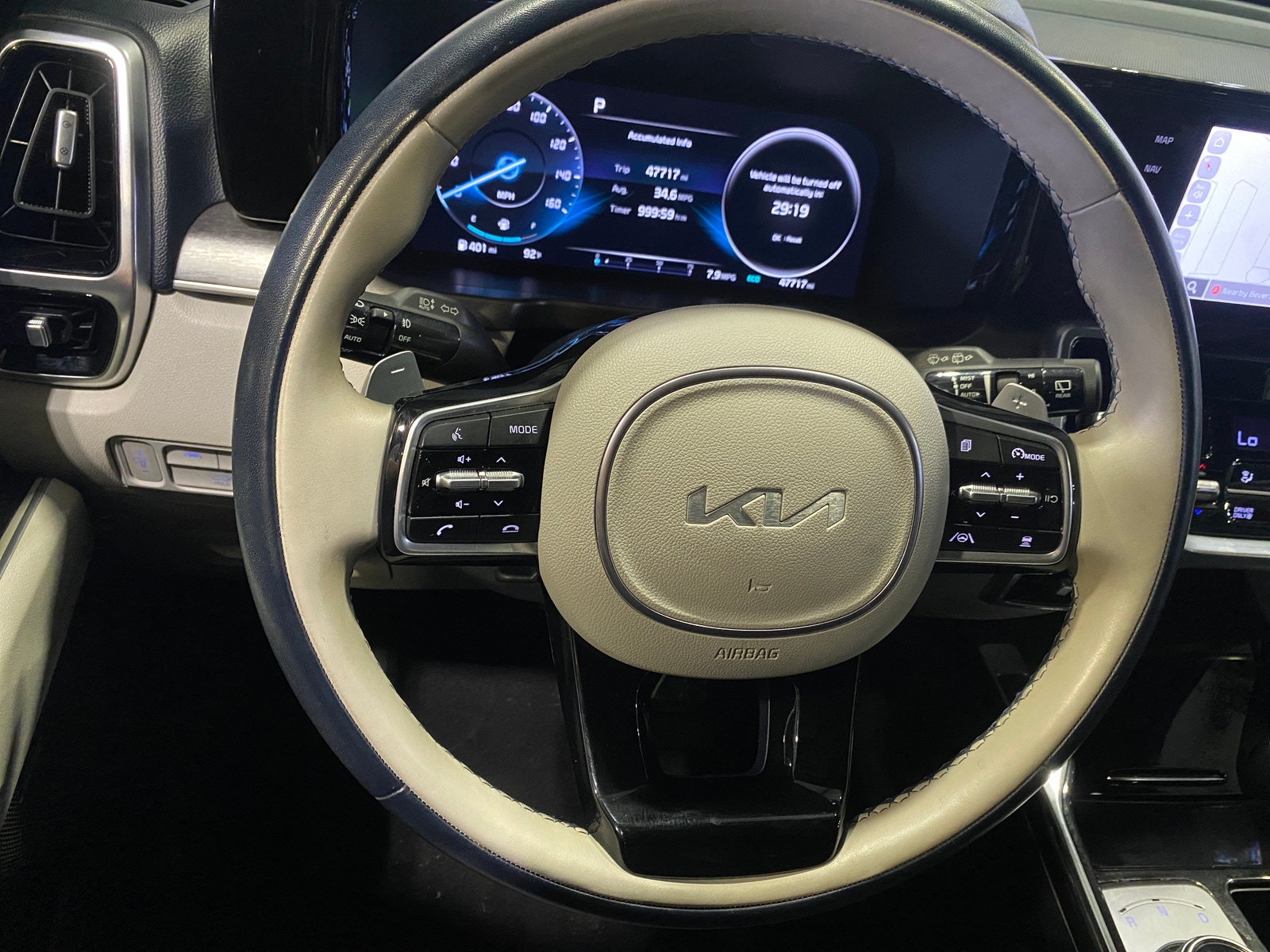 Thumbnail: 2023 Kia Sorento - 4