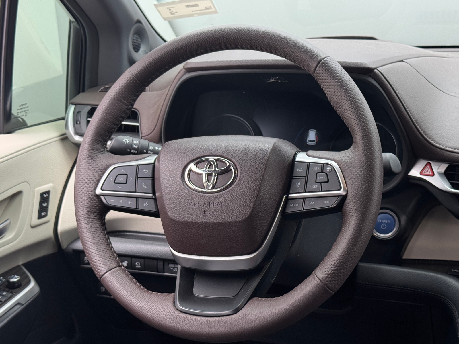 Thumbnail: 2023 Toyota Sienna - 4