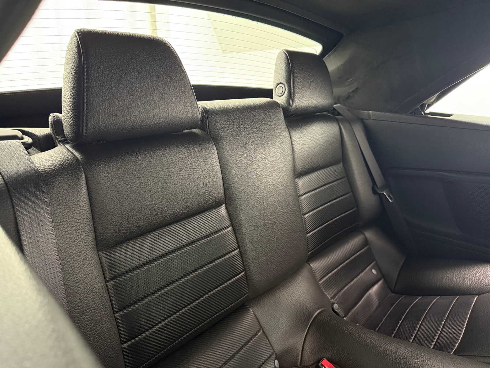 Thumbnail: 2011 Ford Mustang - 6