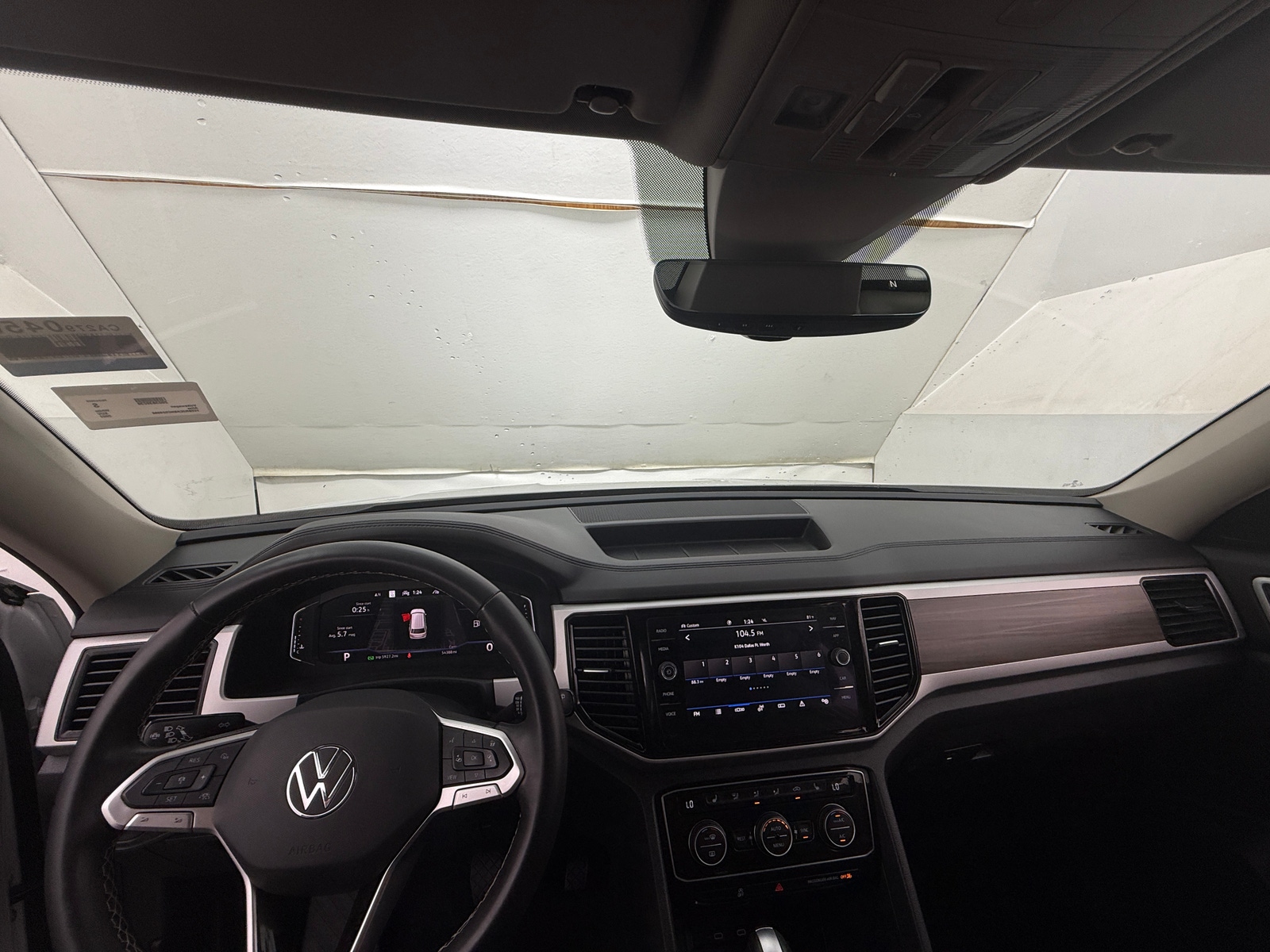 Thumbnail: 2022 Volkswagen Atlas - 3