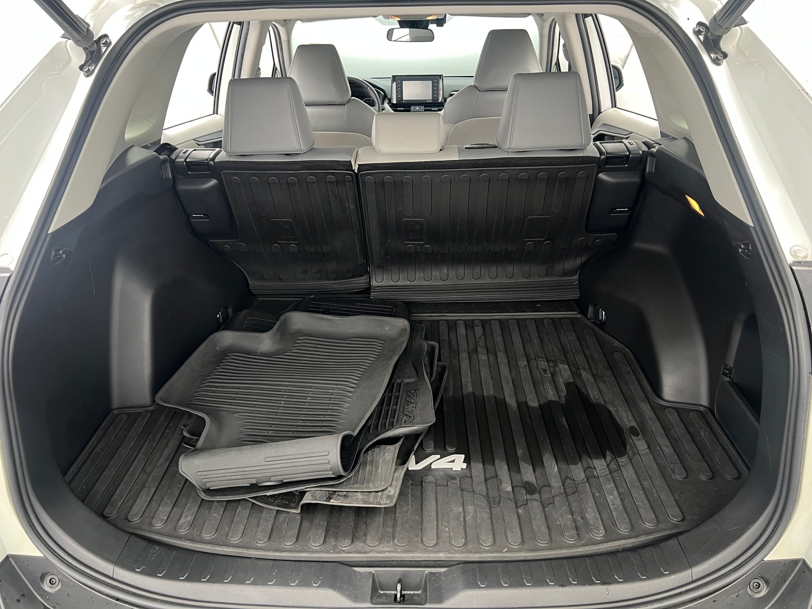 Thumbnail: 2021 Toyota RAV4 - 6