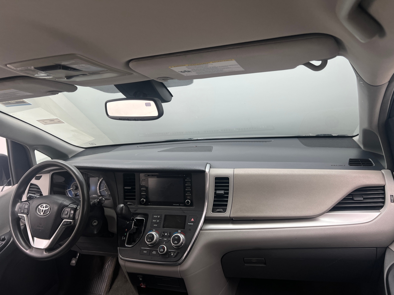 Thumbnail: 2018 Toyota Sienna - 3