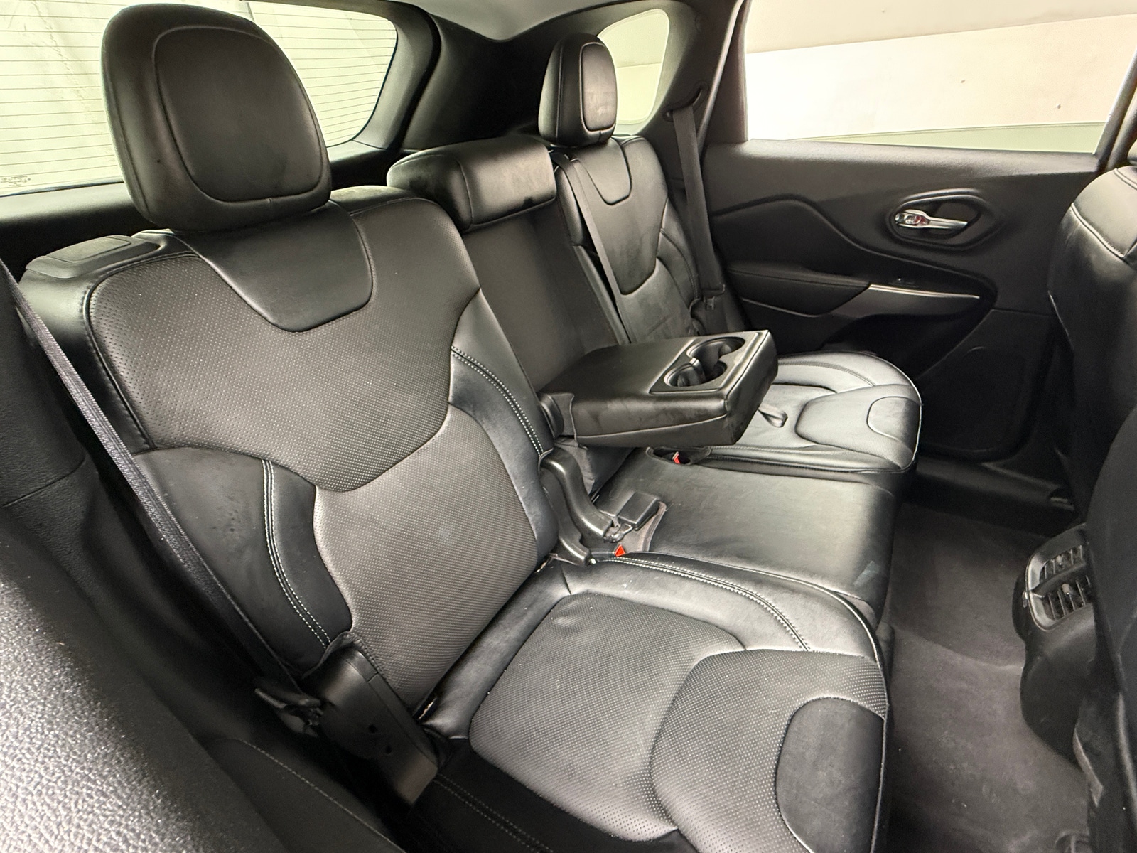 Thumbnail: 2022 Jeep Cherokee - 5
