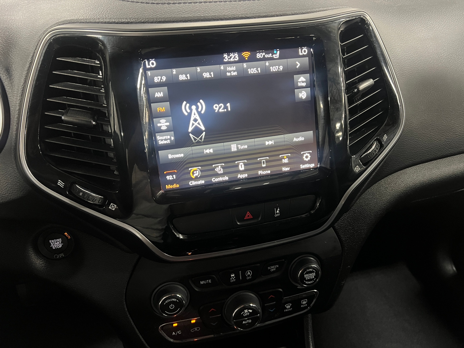 Thumbnail: 2022 Jeep Cherokee - 3