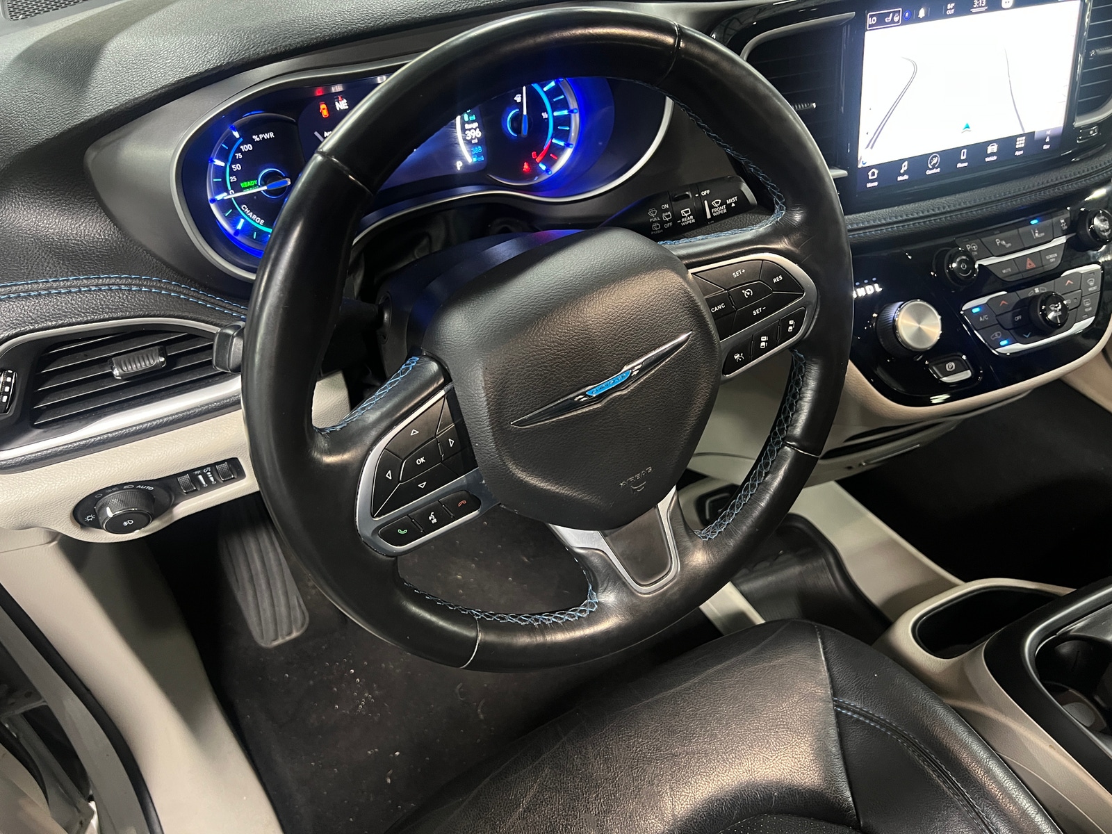 Thumbnail: 2021 Chrysler Pacifica - 4