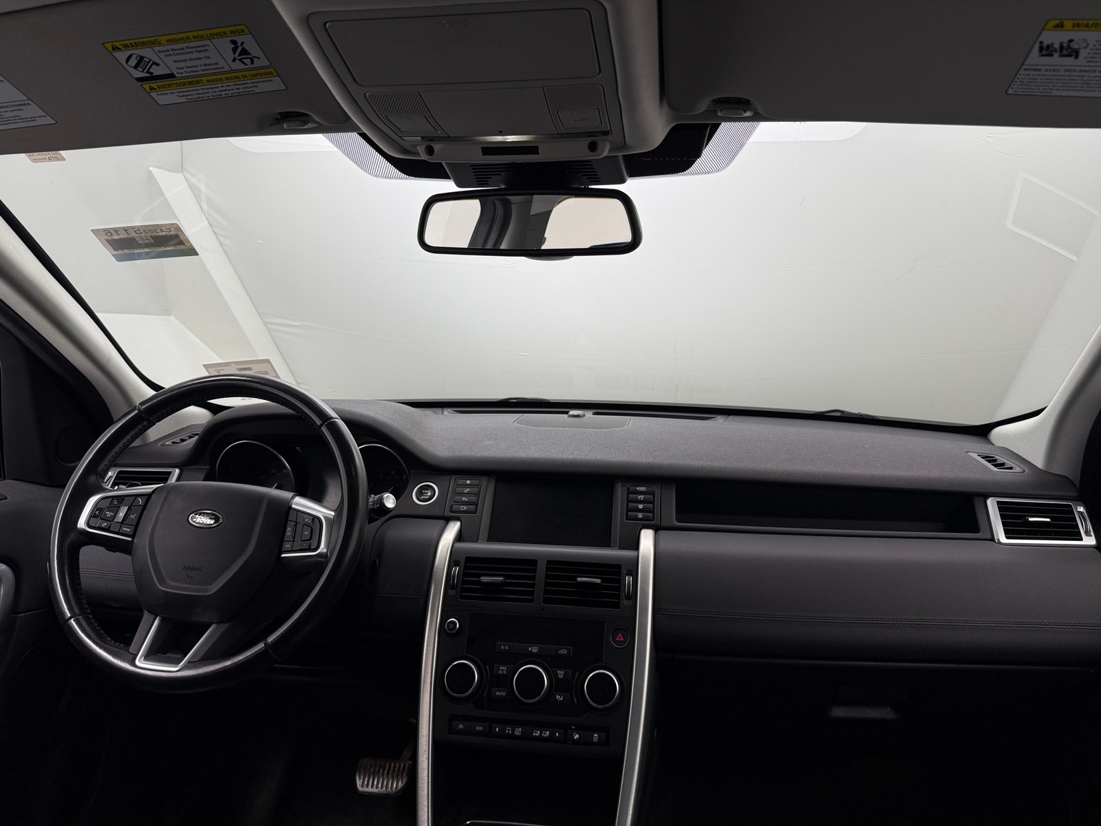 Thumbnail: 2017 Land Rover Discovery Sport - 2