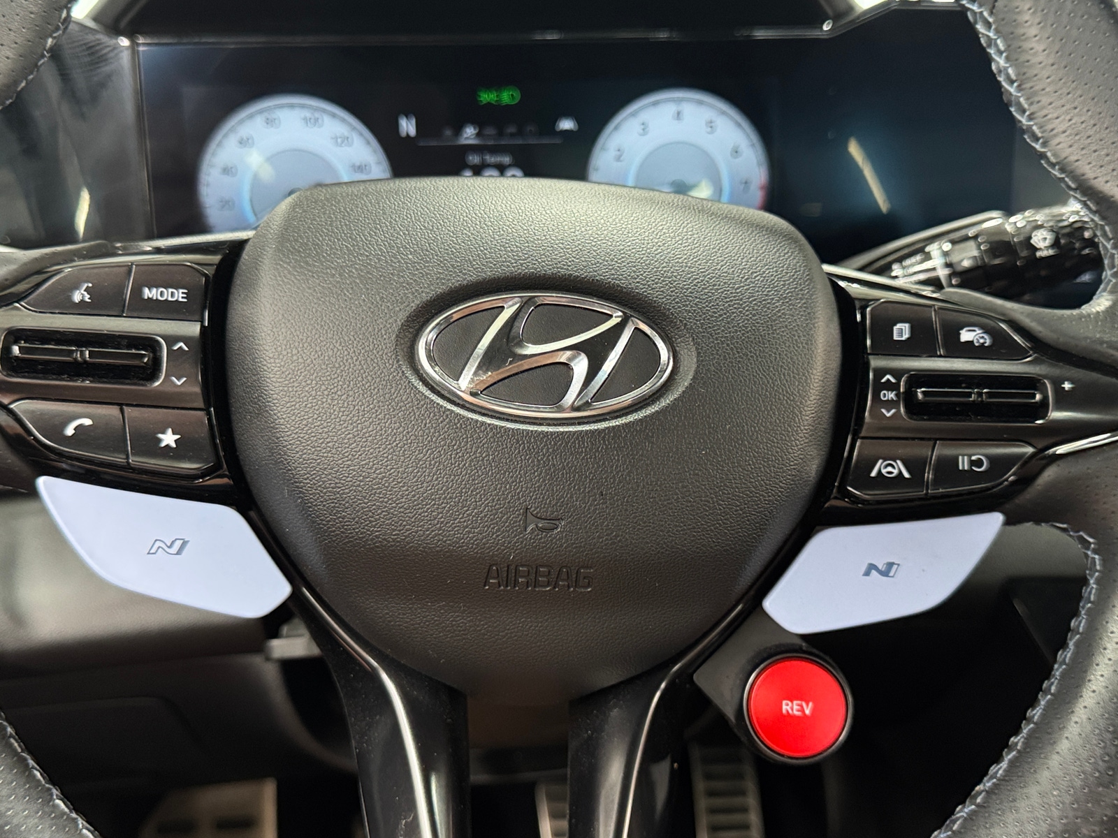 Thumbnail: 2023 Hyundai Elantra - 4