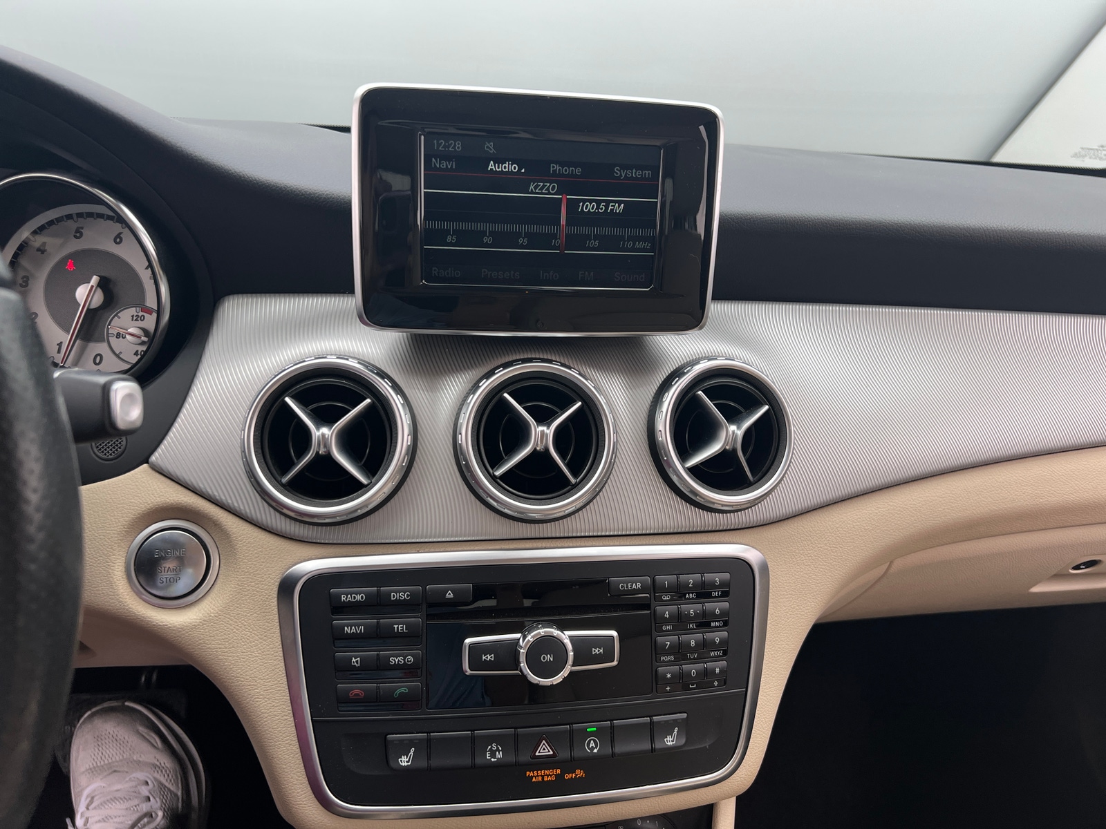 Thumbnail: 2015 Mercedes-Benz GLA - 3