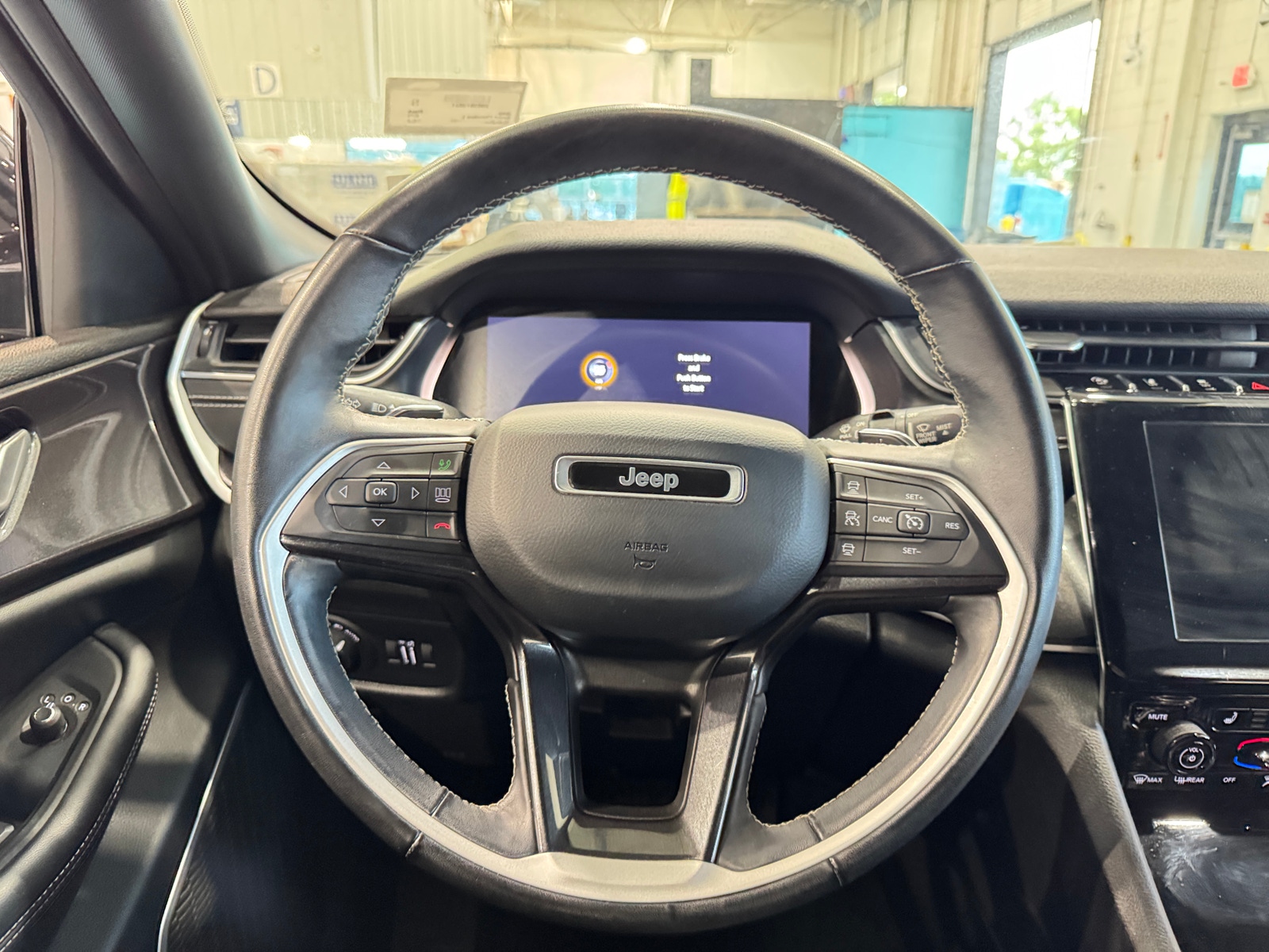 Thumbnail: 2022 Jeep Grand Cherokee L - 5