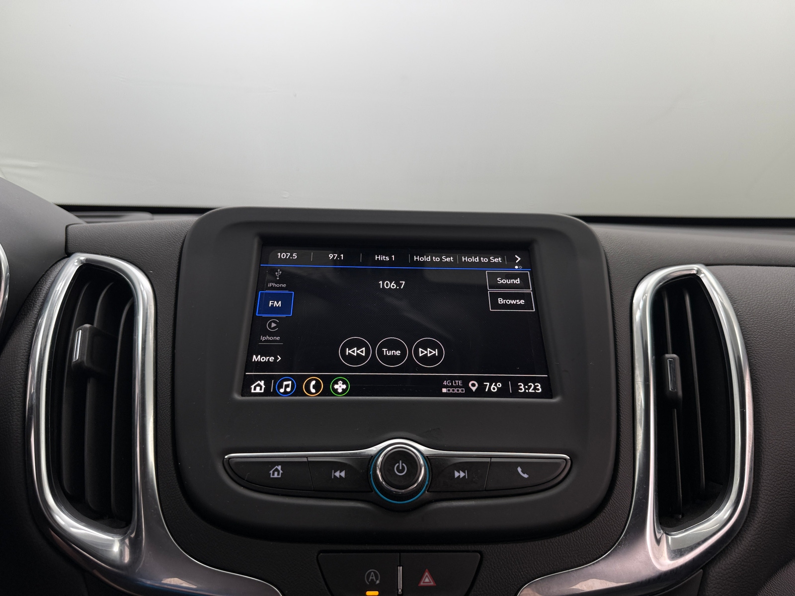 Thumbnail: 2022 Chevrolet Equinox - 4