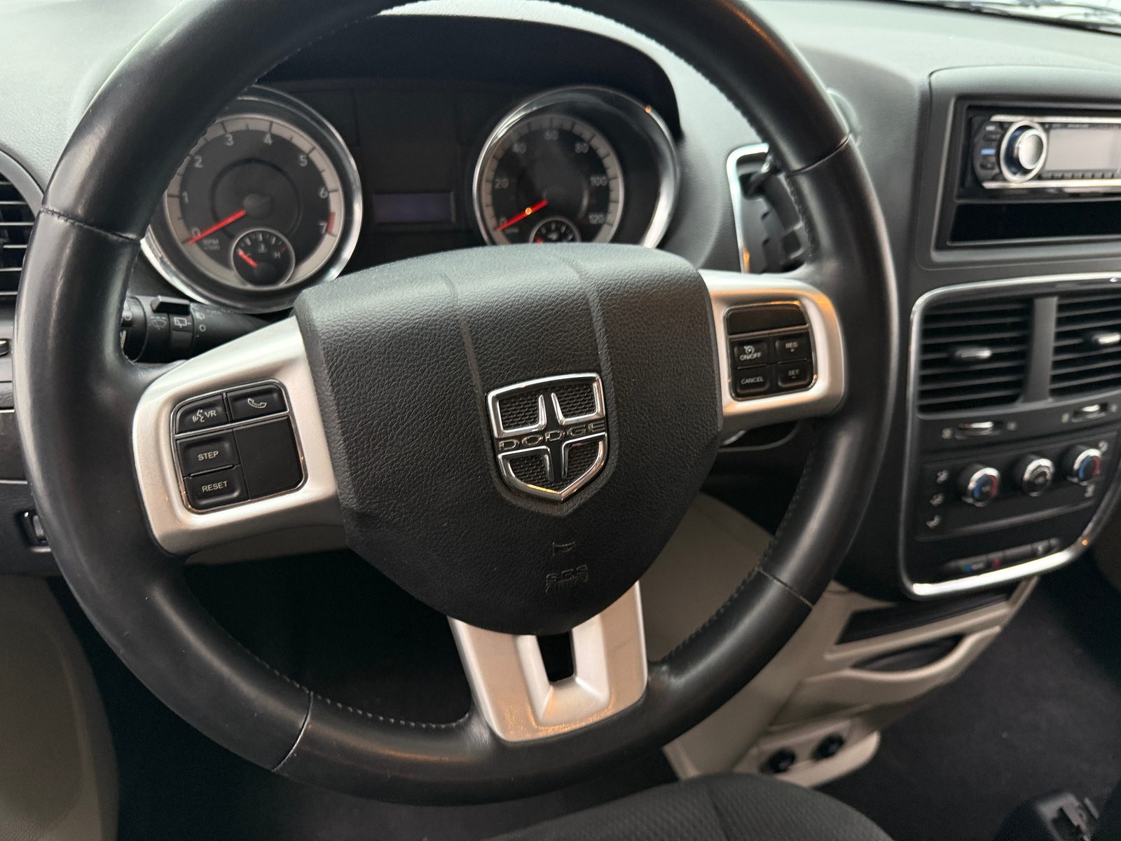 Thumbnail: 2015 Dodge Grand Caravan - 5