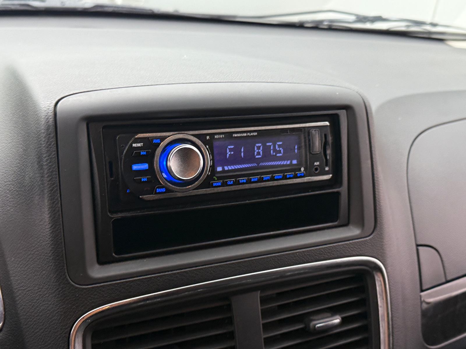 Thumbnail: 2015 Dodge Grand Caravan - 4