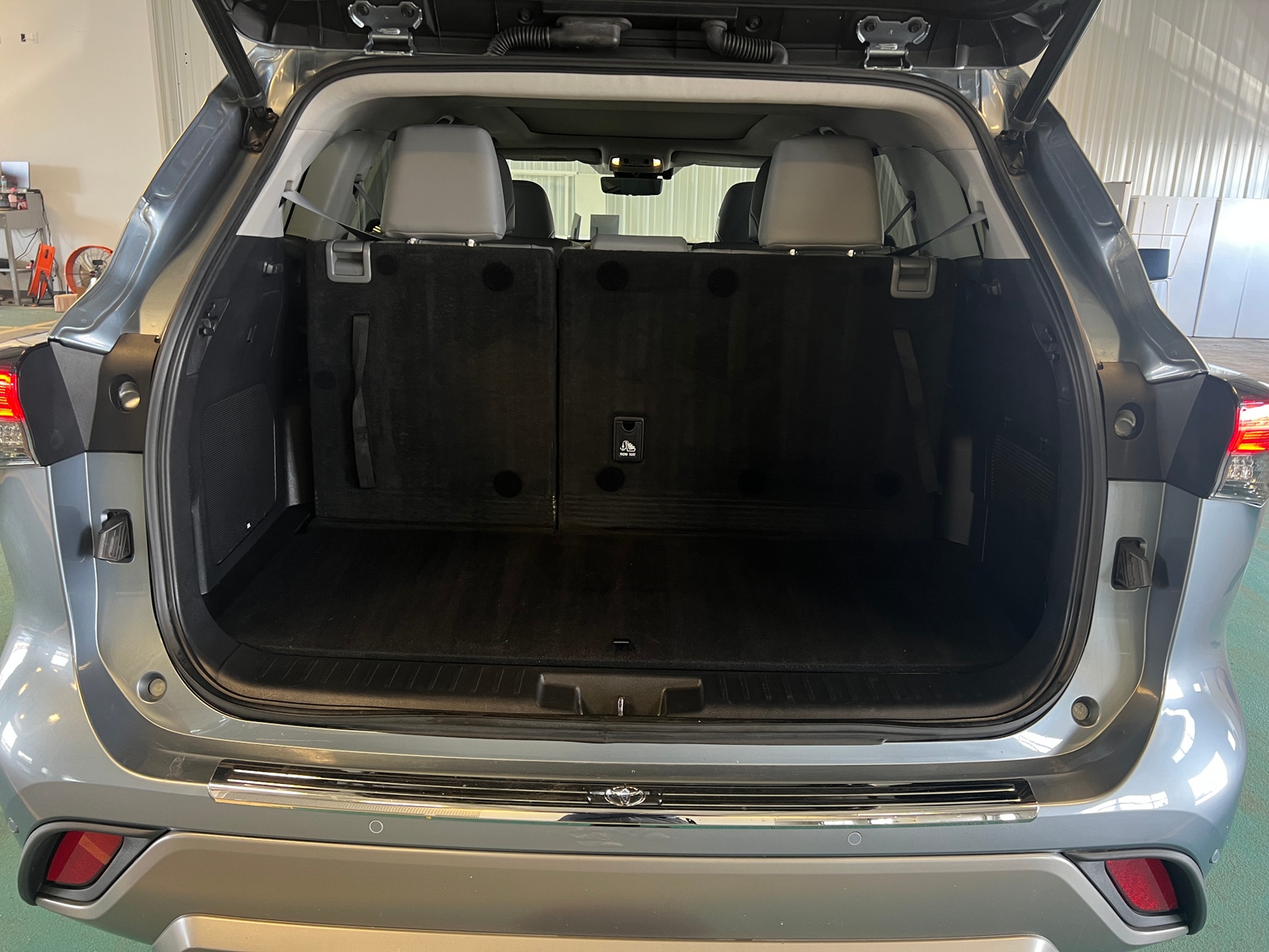 Thumbnail: 2021 Toyota Highlander - 6