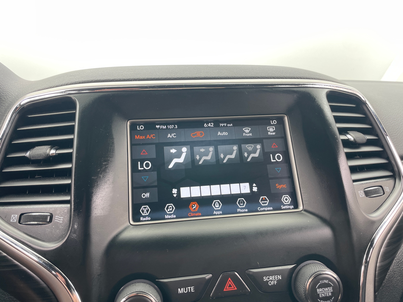 Thumbnail: 2019 Jeep Grand Cherokee - 4