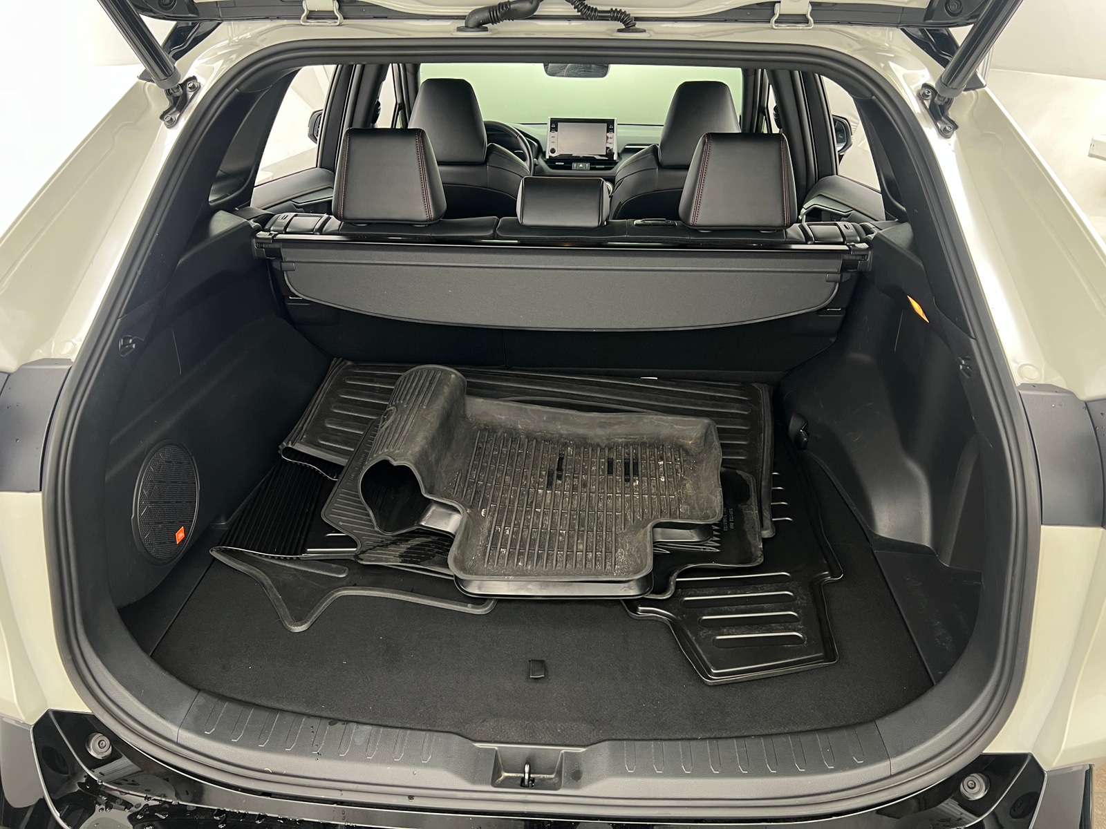 Thumbnail: 2021 Toyota RAV4 - 6