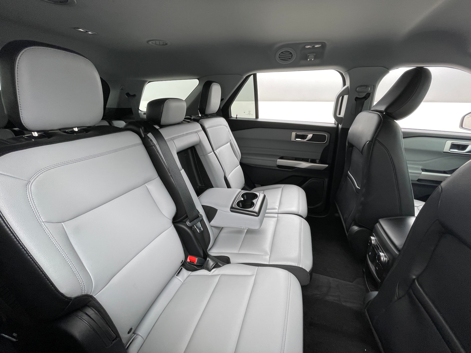 Thumbnail: 2021 Ford Explorer - 6