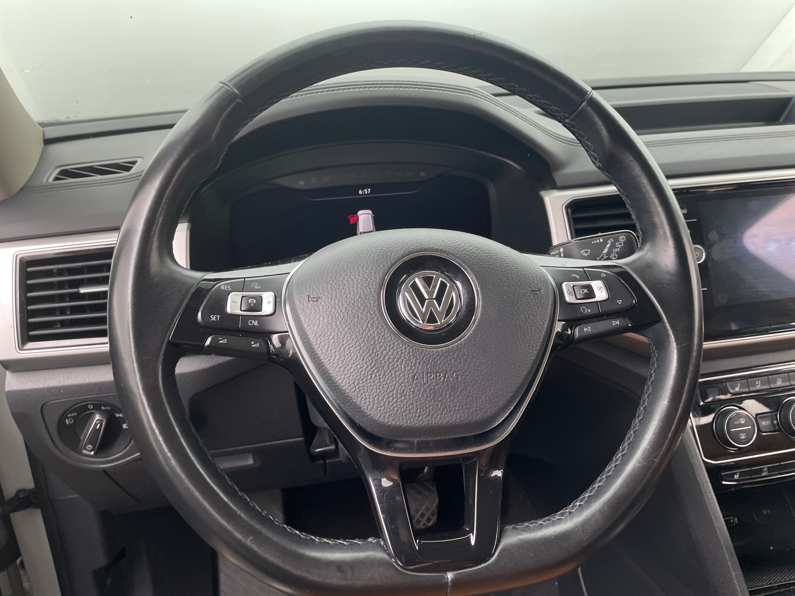 Thumbnail: 2018 Volkswagen Atlas - 4