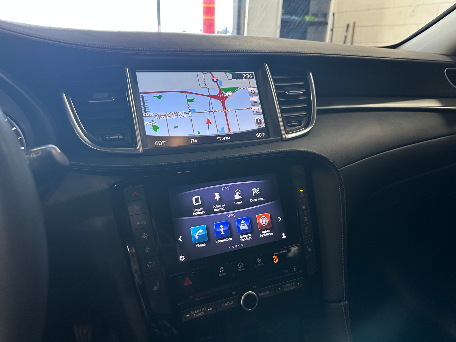 Thumbnail: 2019 INFINITI QX50 - 3