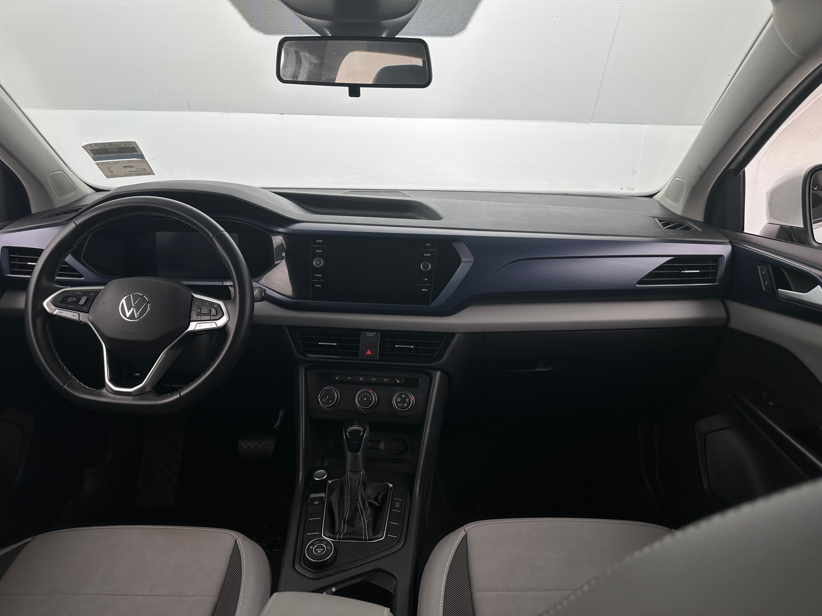 Thumbnail: 2022 Volkswagen Taos - 3