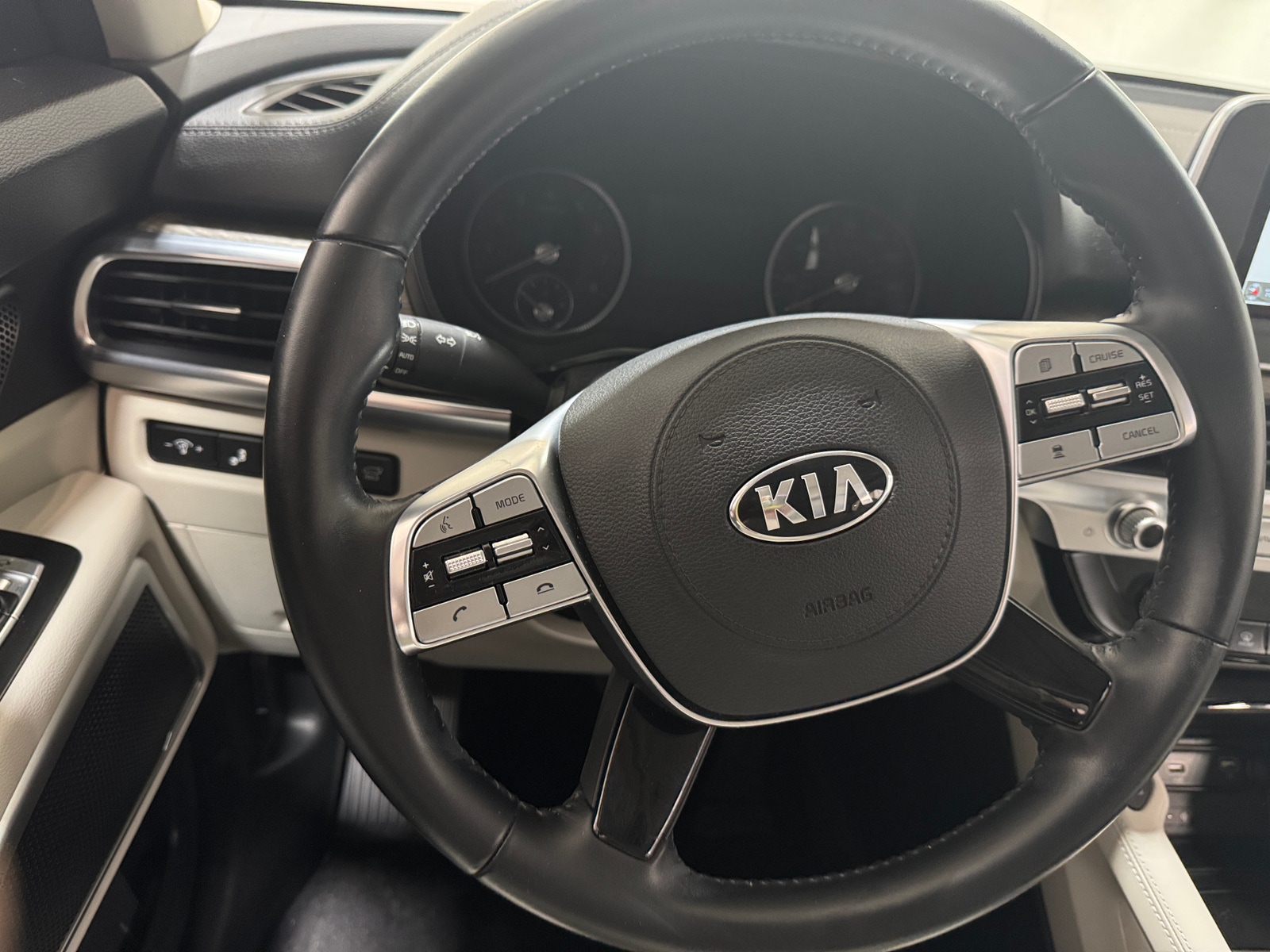 Thumbnail: 2020 Kia Telluride - 4