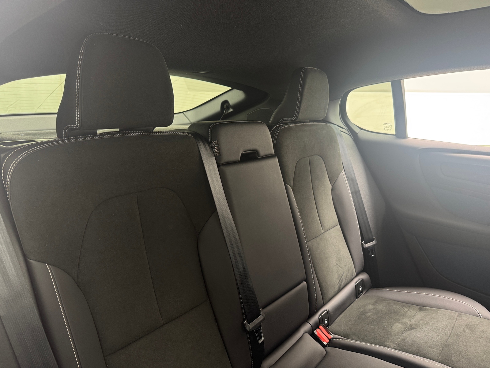 Thumbnail: 2022 Volvo C40 - 6