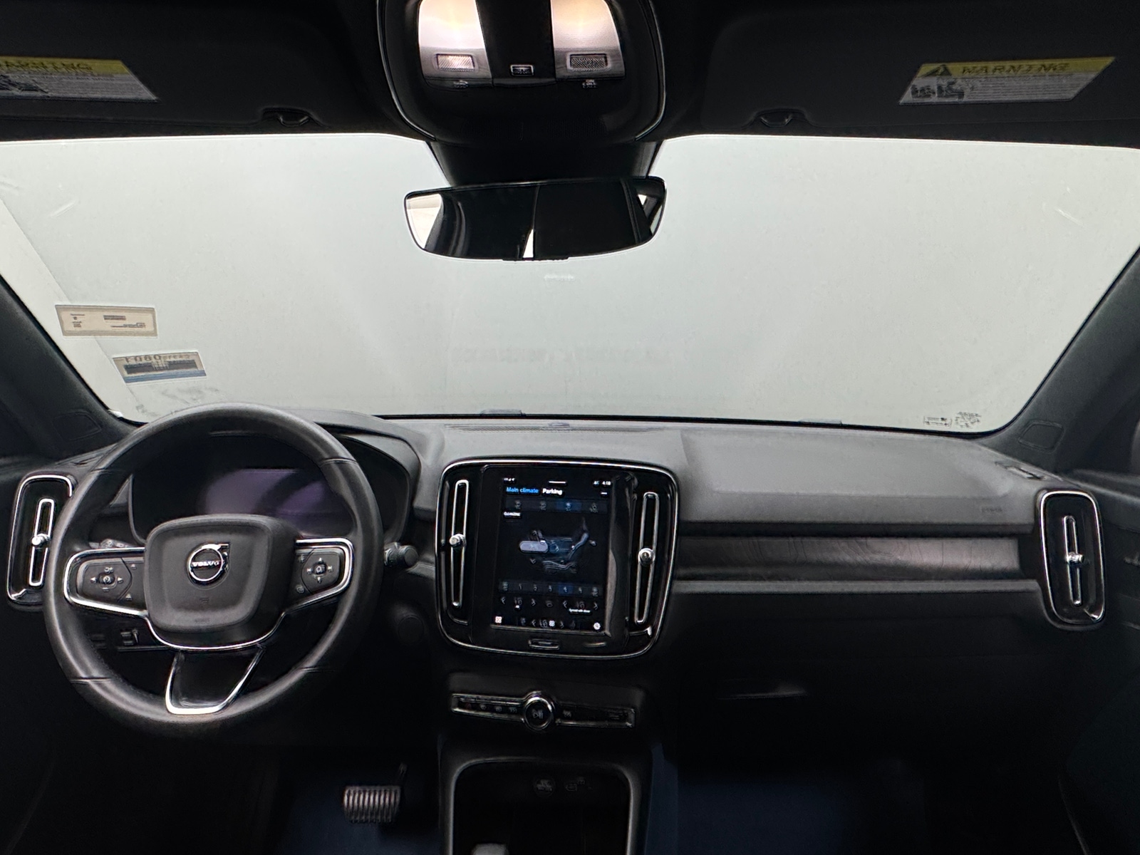 Thumbnail: 2022 Volvo C40 - 3