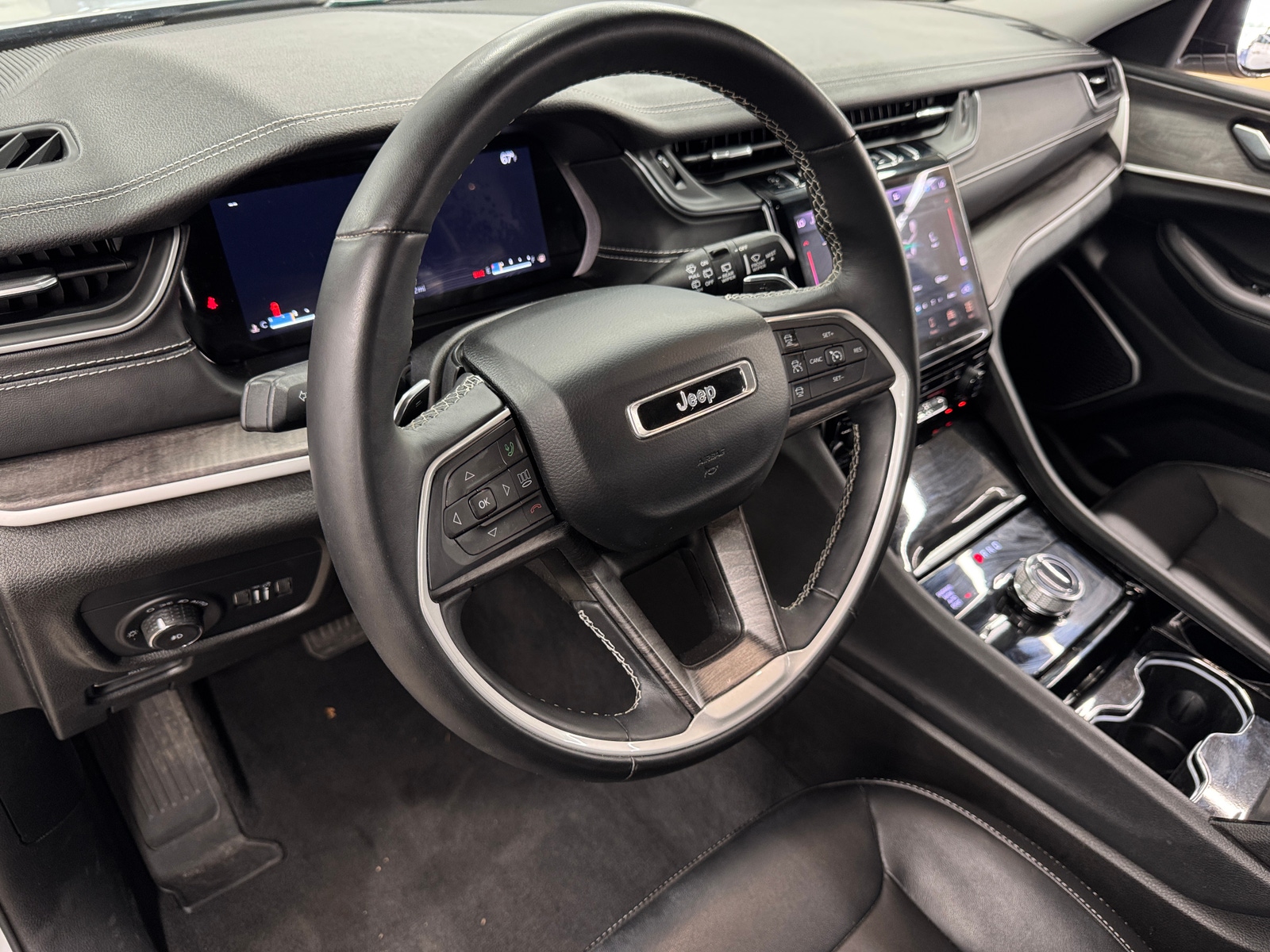 Thumbnail: 2021 Jeep Grand Cherokee L - 2